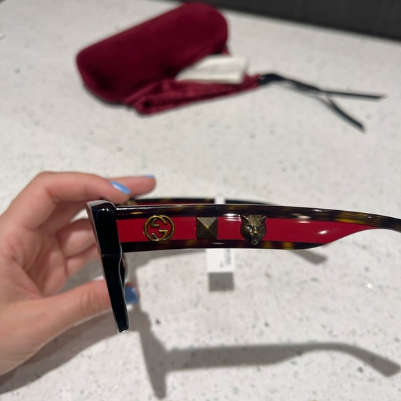 Gucci Eyeglasses - Picture 12 of 16